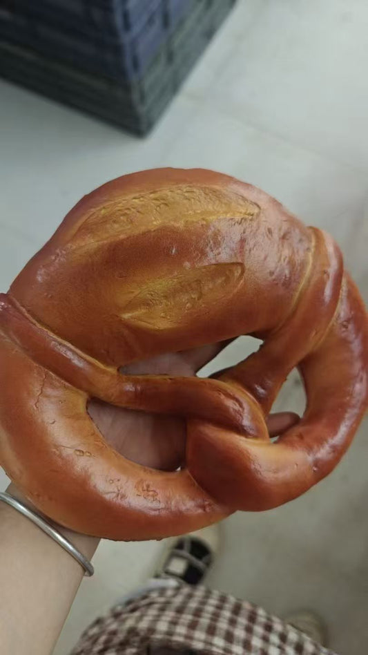 Kiibru Pretzel Bread
